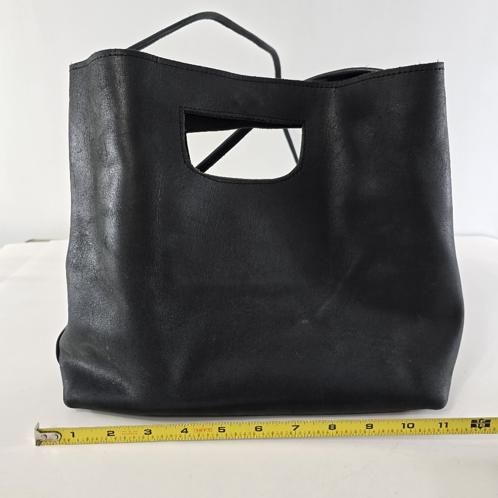 Able Black Shoulder Bag with Sophisticated Design - Picture 7 of 16